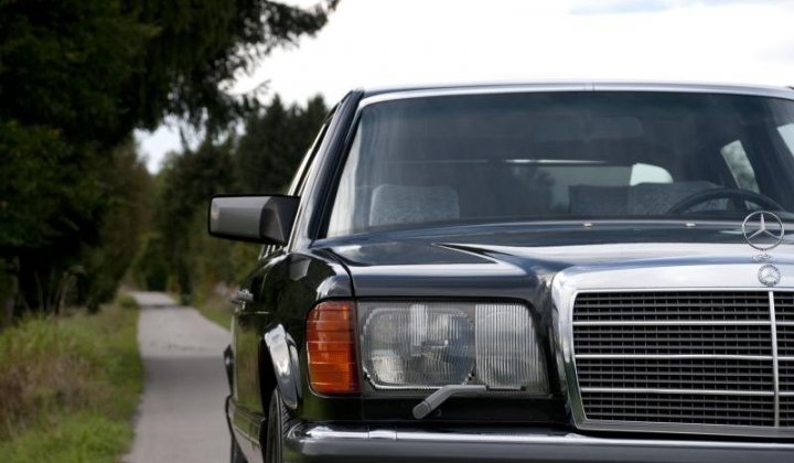 Mercedes Benz 560 SEL