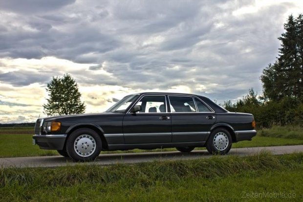 Mercedes Benz 560 SEL